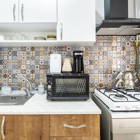 Lovely Flat Near Shore And Trendy Spots In Kadikoy Istanbul Exterior photo