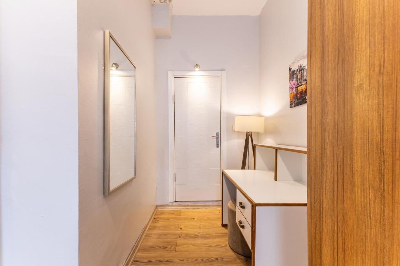 Lovely Flat Near Shore And Trendy Spots In Kadikoy Istanbul Exterior photo