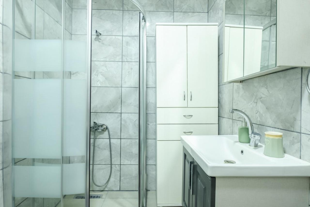 Lovely Flat Near Shore And Trendy Spots In Kadikoy Istanbul Exterior photo